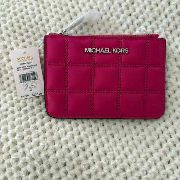 MICHAEL Michael Kors NWT Jet Set Travel Quilted Card Wallet -Dragonfruit Pink - Picture 1 of 9